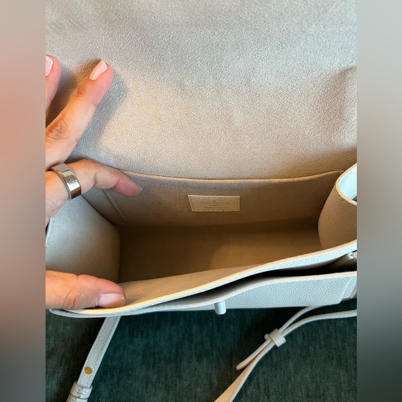 My lock me chain bag in WHITE - Picture 10 of 16